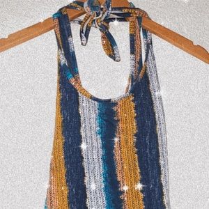 Super cute top! Multiple ways to wear